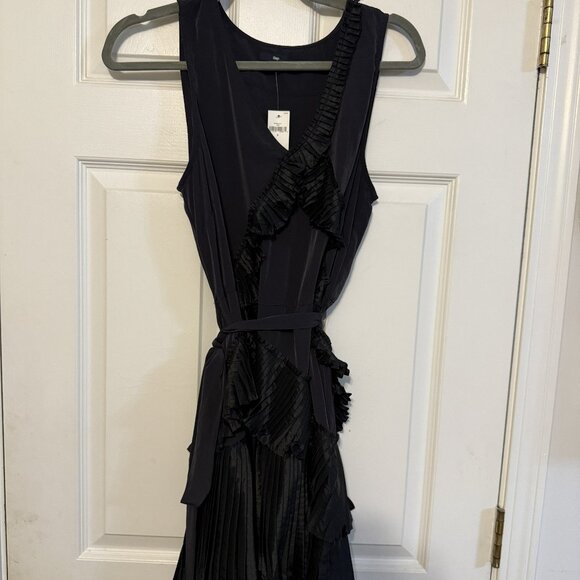 NWT GAP Black Sleeveless Dress - Size 8 - Pleated Ruffle Detail & Belted Waist - Picture 1 of 8